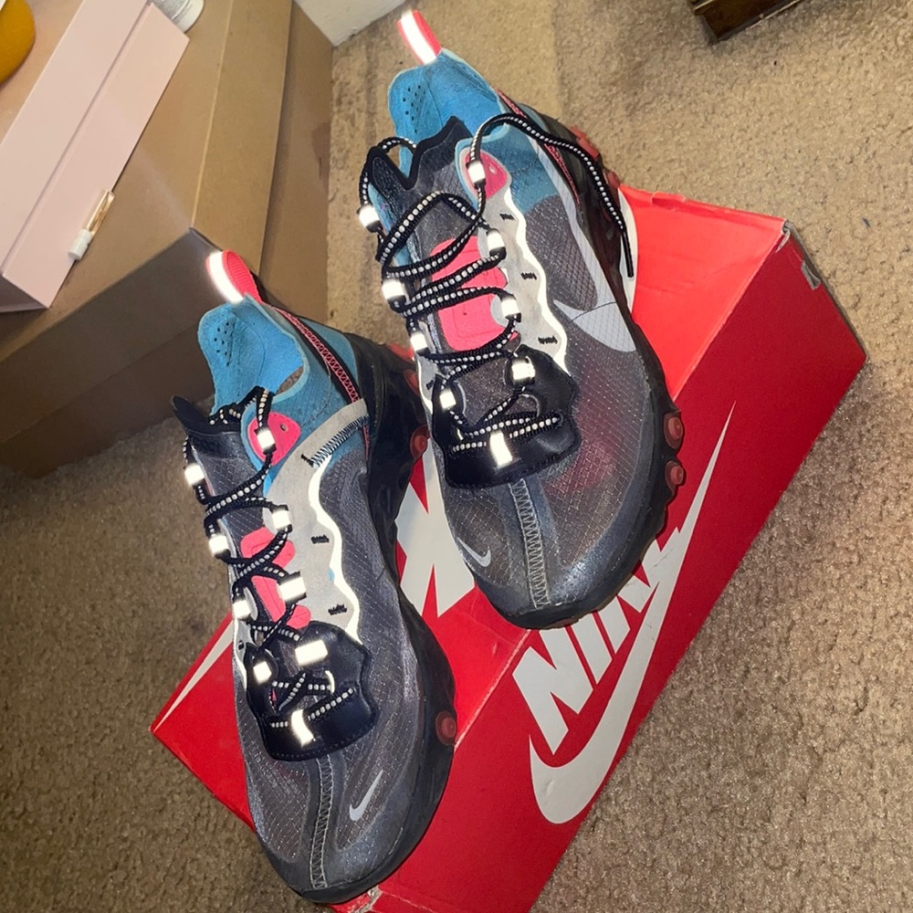 Nike Reacts, mesh & reflective. Run small